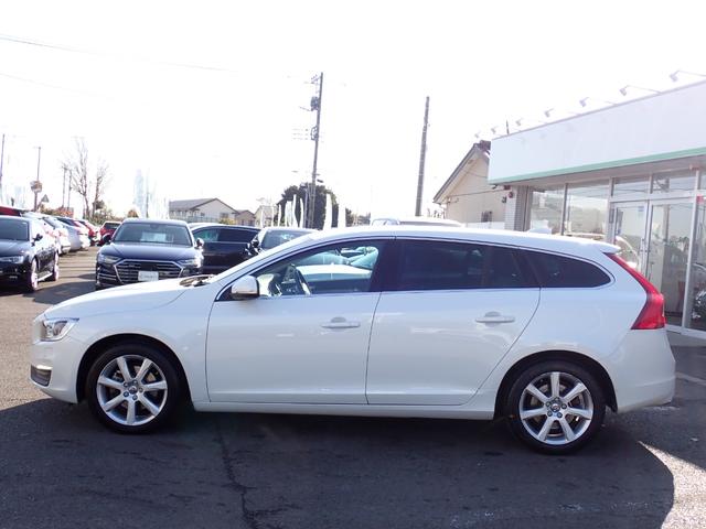 Ｖ６０ Ｄ４　タック　後期型　最終モデル　インテリセーフ　アイボリー革　スマートキー　ヒーター付メモリーパワーシート　バックカメラ　Ｒパークセンサー　マルチステア　パドルシフト　ＥＴＣ２．０　Ｒ７年４月ディーラー整備済（12枚目）