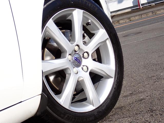 Ｖ６０ Ｄ４　タック　後期型　最終モデル　インテリセーフ　アイボリー革　スマートキー　ヒーター付メモリーパワーシート　バックカメラ　Ｒパークセンサー　マルチステア　パドルシフト　ＥＴＣ２．０　Ｒ７年４月ディーラー整備済（18枚目）