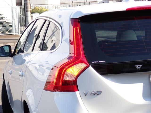 Ｖ６０ Ｄ４　タック　後期型　最終モデル　インテリセーフ　アイボリー革　スマートキー　ヒーター付メモリーパワーシート　バックカメラ　Ｒパークセンサー　マルチステア　パドルシフト　ＥＴＣ２．０　Ｒ７年４月ディーラー整備済（23枚目）