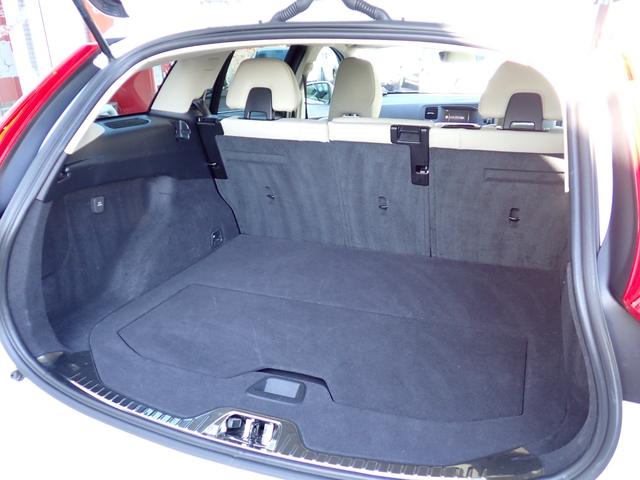 Ｖ６０ Ｄ４　タック　後期型　最終モデル　インテリセーフ　アイボリー革　スマートキー　ヒーター付メモリーパワーシート　バックカメラ　Ｒパークセンサー　マルチステア　パドルシフト　ＥＴＣ２．０　Ｒ７年４月ディーラー整備済（33枚目）