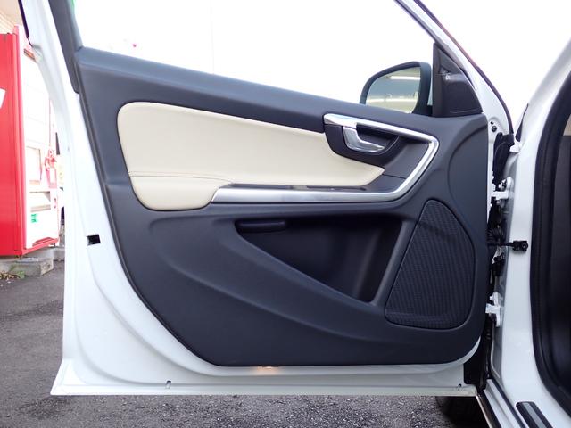 Ｖ６０ Ｄ４　タック　後期型　最終モデル　インテリセーフ　アイボリー革　スマートキー　ヒーター付メモリーパワーシート　バックカメラ　Ｒパークセンサー　マルチステア　パドルシフト　ＥＴＣ２．０　Ｒ７年４月ディーラー整備済（35枚目）