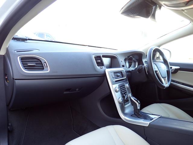 Ｖ６０ Ｄ４　タック　後期型　最終モデル　インテリセーフ　アイボリー革　スマートキー　ヒーター付メモリーパワーシート　バックカメラ　Ｒパークセンサー　マルチステア　パドルシフト　ＥＴＣ２．０　Ｒ７年４月ディーラー整備済（36枚目）