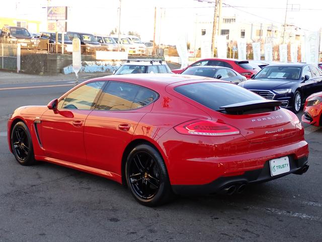 パナメーラ エディション　特別仕様車　後期型　スポーツクロノＰＫＧ　トップビューカメラ　サイドアシスト　ターボＩＩ１９インチブラックＡＷ　黒革　ヒーター付メモリーパワーシート　純正ナビ　ＴＶ　Ｆドラレコ　ＧＰＳレーダー　ＥＴＣ（24枚目）