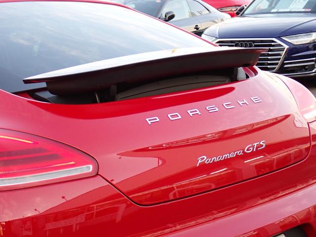 パナメーラ エディション　特別仕様車　後期型　スポーツクロノＰＫＧ　トップビューカメラ　サイドアシスト　ターボＩＩ１９インチブラックＡＷ　黒革　ヒーター付メモリーパワーシート　純正ナビ　ＴＶ　Ｆドラレコ　ＧＰＳレーダー　ＥＴＣ（25枚目）