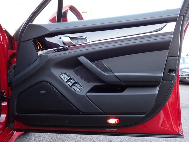 パナメーラ エディション　特別仕様車　後期型　スポーツクロノＰＫＧ　トップビューカメラ　サイドアシスト　ターボＩＩ１９インチブラックＡＷ　黒革　ヒーター付メモリーパワーシート　純正ナビ　ＴＶ　Ｆドラレコ　ＧＰＳレーダー　ＥＴＣ（32枚目）