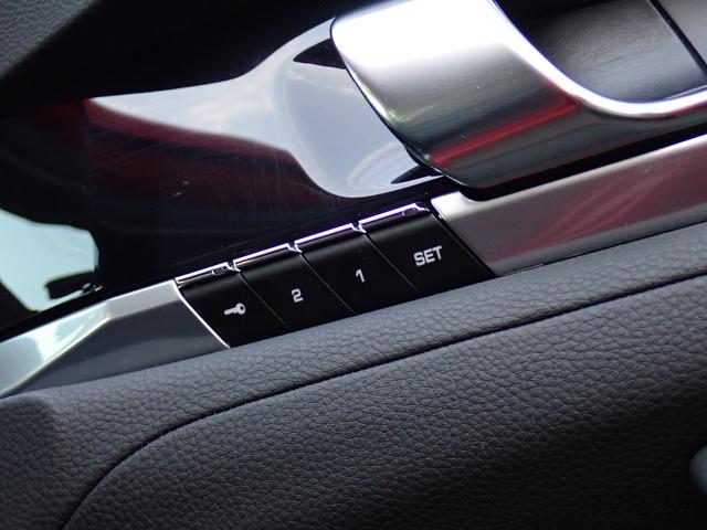 パナメーラ エディション　特別仕様車　後期型　スポーツクロノＰＫＧ　トップビューカメラ　サイドアシスト　ターボＩＩ１９インチブラックＡＷ　黒革　ヒーター付メモリーパワーシート　純正ナビ　ＴＶ　Ｆドラレコ　ＧＰＳレーダー　ＥＴＣ（33枚目）