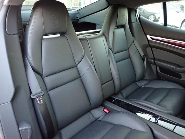 パナメーラ エディション　特別仕様車　後期型　スポーツクロノＰＫＧ　トップビューカメラ　サイドアシスト　ターボＩＩ１９インチブラックＡＷ　黒革　ヒーター付メモリーパワーシート　純正ナビ　ＴＶ　Ｆドラレコ　ＧＰＳレーダー　ＥＴＣ（44枚目）