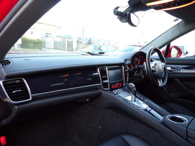 パナメーラ エディション　特別仕様車　後期型　スポーツクロノＰＫＧ　トップビューカメラ　サイドアシスト　ターボＩＩ１９インチブラックＡＷ　黒革　ヒーター付メモリーパワーシート　純正ナビ　ＴＶ　Ｆドラレコ　ＧＰＳレーダー　ＥＴＣ（50枚目）