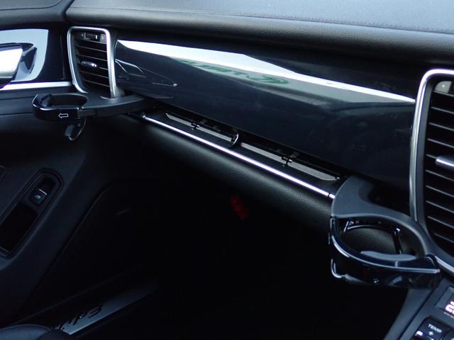 パナメーラ エディション　特別仕様車　後期型　スポーツクロノＰＫＧ　トップビューカメラ　サイドアシスト　ターボＩＩ１９インチブラックＡＷ　黒革　ヒーター付メモリーパワーシート　純正ナビ　ＴＶ　Ｆドラレコ　ＧＰＳレーダー　ＥＴＣ（70枚目）
