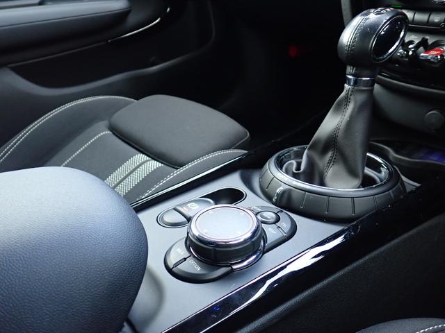 MINI クーパーS クラブマン フルセグTV ペッパーPKG インターフェイスKIT MINIドライビングモード MINIエキサイトメント コンフォートアクセス クルーズコントロール 純正17インチAW(22y製造タイヤ装着)ETC(54枚目)