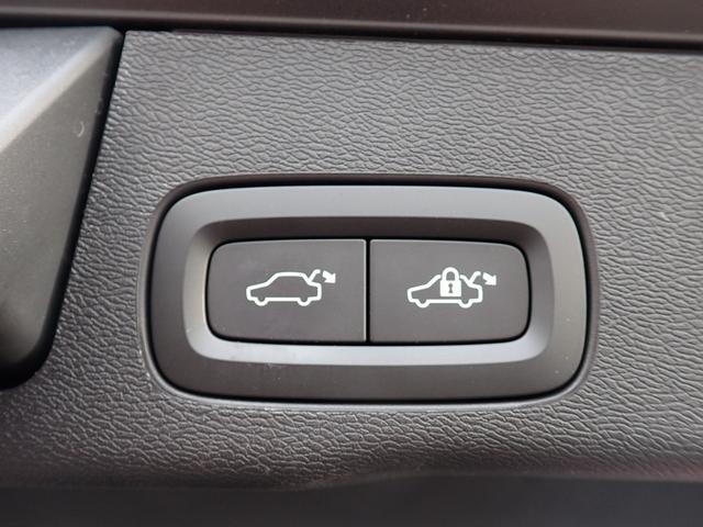 VOLVO XC60 T5 AWD MOMENTUM