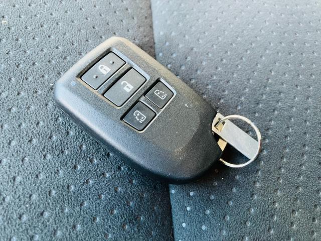 ハイエースバン スーパーGL ダークプライムII 2列シート2/5人乗 セーフティセンス LEDヘッドランプ 両側パワースライドドア デジタルインナーミラー パノラミックビューモニター ナビ 地デジTV ドラレコ前後 ETC ブラック天井 社外AW(17枚目)