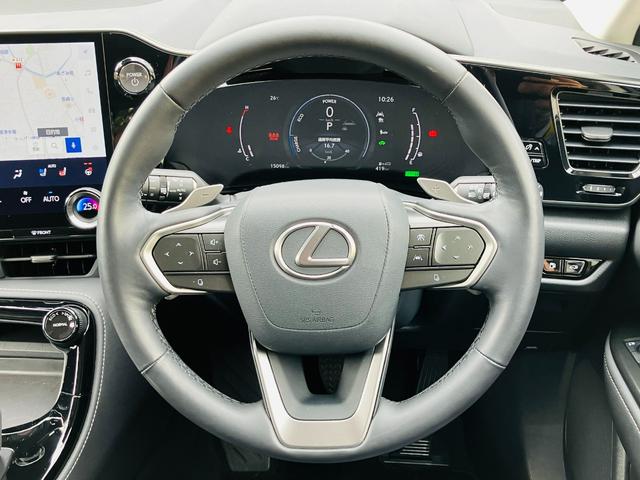 NX NX350h バージョンL セーフティシステムプラス 3眼フルLEDヘッドランプ  クライメイトコンシェルジュ 黒革シート 14インチディスプレイオーディオプラス ナビ パノラミックビューモニター ドラレコ 18インチAW(7枚目)