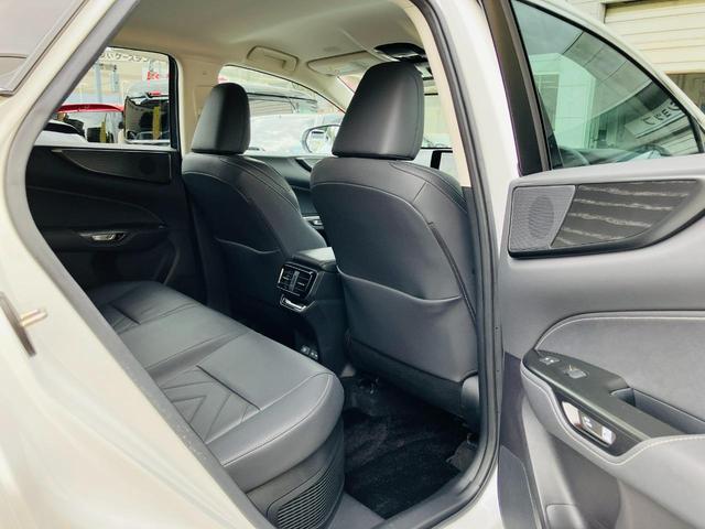 NX NX350h バージョンL セーフティシステムプラス 3眼フルLEDヘッドランプ  クライメイトコンシェルジュ 黒革シート 14インチディスプレイオーディオプラス ナビ パノラミックビューモニター ドラレコ 18インチAW(19枚目)
