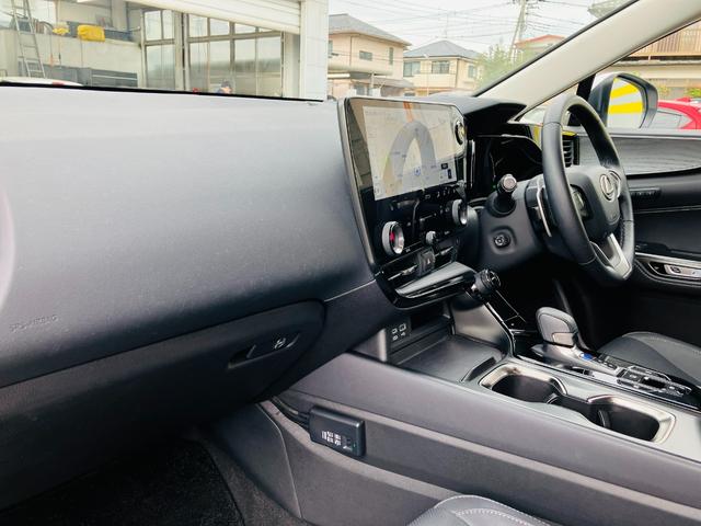 NX NX350h バージョンL セーフティシステムプラス 3眼フルLEDヘッドランプ  クライメイトコンシェルジュ 黒革シート 14インチディスプレイオーディオプラス ナビ パノラミックビューモニター ドラレコ 18インチAW(61枚目)