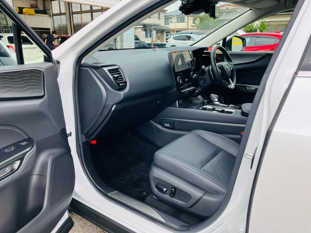 NX NX350h バージョンL セーフティシステムプラス 3眼フルLEDヘッドランプ  クライメイトコンシェルジュ 黒革シート 14インチディスプレイオーディオプラス ナビ パノラミックビューモニター ドラレコ 18インチAW(64枚目)
