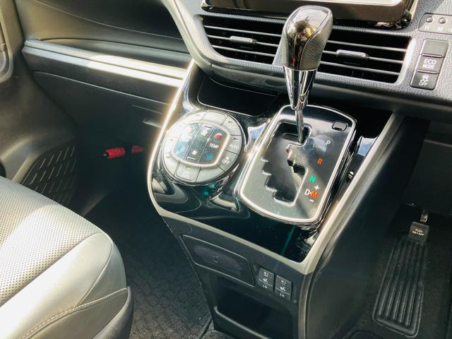 エスクァイア Gi 7人乗 クルーズコントロール LEDヘッドランプ オートマチックハイビーム 両側電動スライドドア ナビ TV バックカメラ ETC シートヒーター リアクーラー スマートキー 黒合皮シート(11枚目)