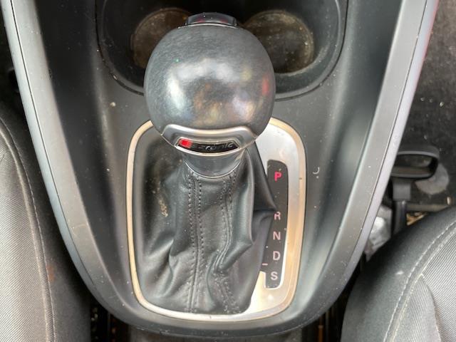Ａ１スポーツバック １．４ＴＦＳＩ　純正ナビ　ＥＴＣ　スペアキー　オートライト　キセノンライト（25枚目）