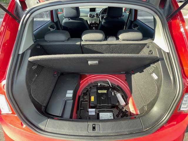 Ａ１スポーツバック １．４ＴＦＳＩ　純正ナビ　ＥＴＣ　スペアキー　オートライト　キセノンライト（37枚目）