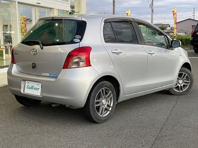 ヴィッツ F 社外ナビ ワンセグ ETC リモコンキー 純正フロアマット(3枚目)