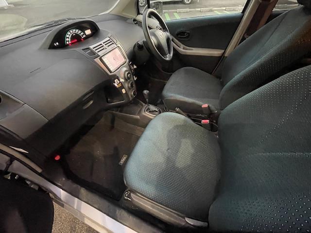 ヴィッツ F 社外ナビ ワンセグ ETC リモコンキー 純正フロアマット(7枚目)