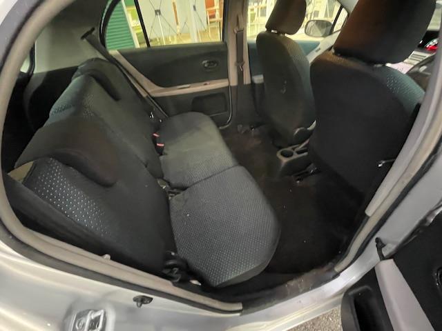 ヴィッツ F 社外ナビ ワンセグ ETC リモコンキー 純正フロアマット(10枚目)