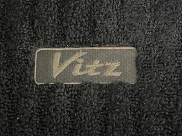 ヴィッツ F 社外ナビ ワンセグ ETC リモコンキー 純正フロアマット(32枚目)