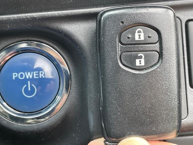 アクア G ECOモード EVモード シートヒーター ETC Bluetooth フルセグTV 社外アルミホイール 純正ナビ 純正フロアマット ハイブリッド プッシュスタート(17枚目)