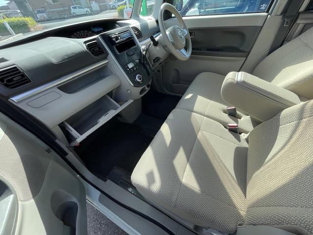 タント Ｇ　片側パワースライドドア　ＥＴＣ　アイドリングストップ　純正フロアマット　純正１４インチアルミホイール　オートエアコン　プッシュスタート　ドアバイザー　取説説明書・記録簿・保証書　スマートキー（12枚目）