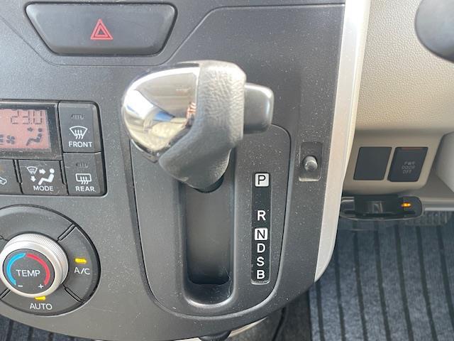 タント Ｇ　片側パワースライドドア　ＥＴＣ　アイドリングストップ　純正フロアマット　純正１４インチアルミホイール　オートエアコン　プッシュスタート　ドアバイザー　取説説明書・記録簿・保証書　スマートキー（24枚目）