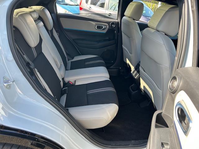 ヴェゼル ｅ：ＨＥＶ　Ｚ・ＰＬａＹパッケージ　ワンオーナー　純正ナビ　フルセグテレビ　Ｂｌｕｅｔｏｏｔｈ　全方位カメラ　純正フロアマット　スカイルーフ　オートライト　ＬＥＤヘッドライト　ブレーキホールド　ビルトイン２．０ＥＴＣ（11枚目）