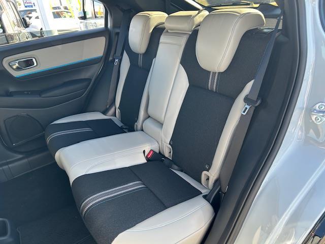 ヴェゼル ｅ：ＨＥＶ　Ｚ・ＰＬａＹパッケージ　ワンオーナー　純正ナビ　フルセグテレビ　Ｂｌｕｅｔｏｏｔｈ　全方位カメラ　純正フロアマット　スカイルーフ　オートライト　ＬＥＤヘッドライト　ブレーキホールド　ビルトイン２．０ＥＴＣ（14枚目）