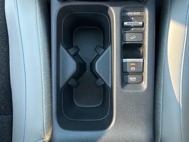 ヴェゼル ｅ：ＨＥＶ　Ｚ・ＰＬａＹパッケージ　ワンオーナー　純正ナビ　フルセグテレビ　Ｂｌｕｅｔｏｏｔｈ　全方位カメラ　純正フロアマット　スカイルーフ　オートライト　ＬＥＤヘッドライト　ブレーキホールド　ビルトイン２．０ＥＴＣ（27枚目）