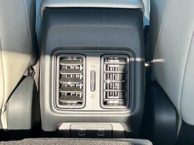 ヴェゼル ｅ：ＨＥＶ　Ｚ・ＰＬａＹパッケージ　ワンオーナー　純正ナビ　フルセグテレビ　Ｂｌｕｅｔｏｏｔｈ　全方位カメラ　純正フロアマット　スカイルーフ　オートライト　ＬＥＤヘッドライト　ブレーキホールド　ビルトイン２．０ＥＴＣ（36枚目）