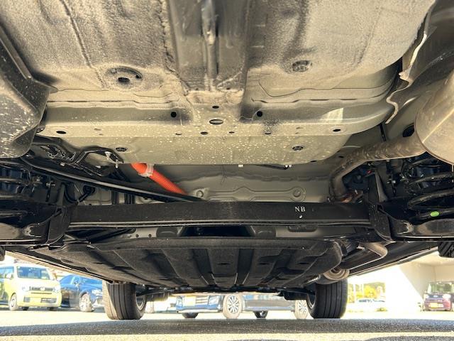 ヴェゼル ｅ：ＨＥＶ　Ｚ・ＰＬａＹパッケージ　ワンオーナー　純正ナビ　フルセグテレビ　Ｂｌｕｅｔｏｏｔｈ　全方位カメラ　純正フロアマット　スカイルーフ　オートライト　ＬＥＤヘッドライト　ブレーキホールド　ビルトイン２．０ＥＴＣ（41枚目）