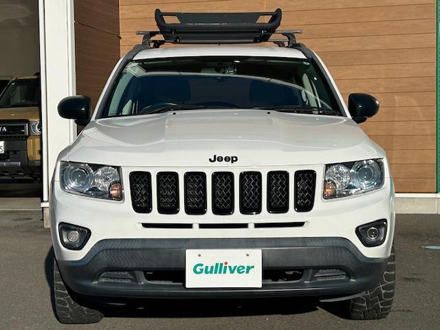 ジープ・コンパス アルティテュード　スポーツ　社外メモリナビ　ＡＭ　ＦＭ　ＣＤ　ＤＶＤ　ＢＴ　フルセグ　バックカメラ　純正フロアマット　リモコンキー　クルーズコントロール　ドライブレコーダー前後　ＥＴＣ（3枚目）