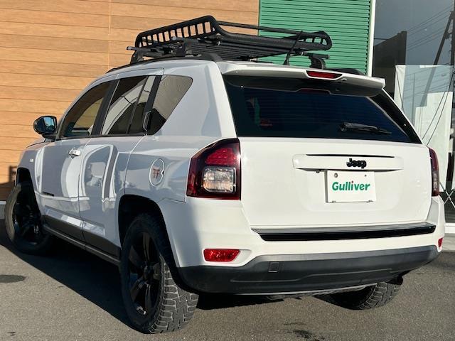 ジープ・コンパス アルティテュード　スポーツ　社外メモリナビ　ＡＭ　ＦＭ　ＣＤ　ＤＶＤ　ＢＴ　フルセグ　バックカメラ　純正フロアマット　リモコンキー　クルーズコントロール　ドライブレコーダー前後　ＥＴＣ（6枚目）