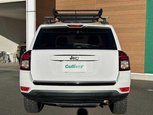 ジープ・コンパス アルティテュード　スポーツ　社外メモリナビ　ＡＭ　ＦＭ　ＣＤ　ＤＶＤ　ＢＴ　フルセグ　バックカメラ　純正フロアマット　リモコンキー　クルーズコントロール　ドライブレコーダー前後　ＥＴＣ（7枚目）