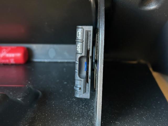 ジープ・コンパス アルティテュード　スポーツ　社外メモリナビ　ＡＭ　ＦＭ　ＣＤ　ＤＶＤ　ＢＴ　フルセグ　バックカメラ　純正フロアマット　リモコンキー　クルーズコントロール　ドライブレコーダー前後　ＥＴＣ（21枚目）