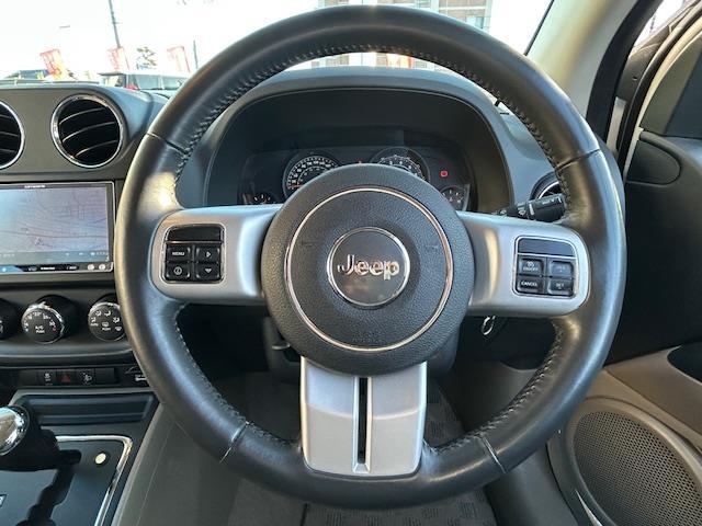 ジープ・コンパス アルティテュード　スポーツ　社外メモリナビ　ＡＭ　ＦＭ　ＣＤ　ＤＶＤ　ＢＴ　フルセグ　バックカメラ　純正フロアマット　リモコンキー　クルーズコントロール　ドライブレコーダー前後　ＥＴＣ（26枚目）