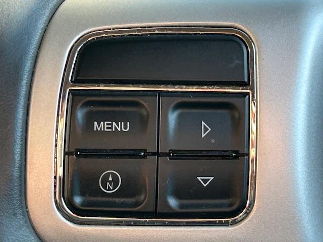 ジープ・コンパス アルティテュード　スポーツ　社外メモリナビ　ＡＭ　ＦＭ　ＣＤ　ＤＶＤ　ＢＴ　フルセグ　バックカメラ　純正フロアマット　リモコンキー　クルーズコントロール　ドライブレコーダー前後　ＥＴＣ（28枚目）