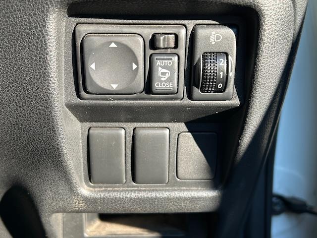 ジューク 15RX 純正メモリナビ ワンセグ Bluetooth スマートキ プッシュスタート 純正フロアマット オートライト(31枚目)