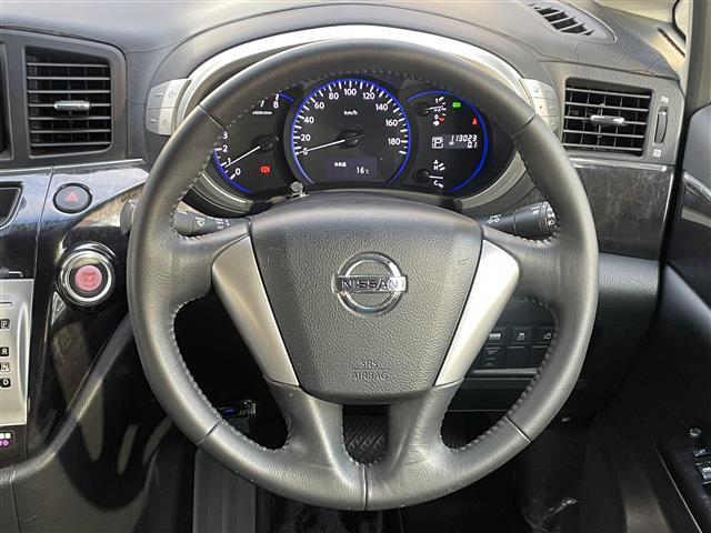 エルグランド ライダー 黒クロスシート マニュアルシート 1オーナー 純正ナビ 地デジ Bカメラ 純正後席モニター 両側パワスラ 木目調パネル ハーフレザーシート ETC オートライト オーテック18インチAW スペアキー 保証書 取説(13枚目)