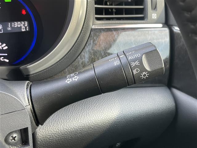 エルグランド ライダー 黒クロスシート マニュアルシート 1オーナー 純正ナビ 地デジ Bカメラ 純正後席モニター 両側パワスラ 木目調パネル ハーフレザーシート ETC オートライト オーテック18インチAW スペアキー 保証書 取説(16枚目)