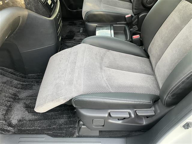 エルグランド ライダー 黒クロスシート マニュアルシート 1オーナー 純正ナビ 地デジ Bカメラ 純正後席モニター 両側パワスラ 木目調パネル ハーフレザーシート ETC オートライト オーテック18インチAW スペアキー 保証書 取説(26枚目)