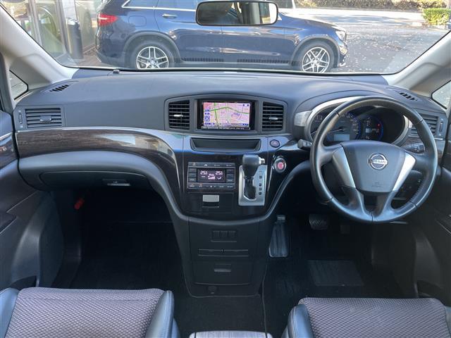 エルグランド 250ハイウェイスター 社外ナビ 社外フリップダウンモニター 両側パワスラ 半革シート 革巻きステアリング オートライト ウィンカーミラー 木目調パネル ETC 純正18インチAW スマートキー スペアキー 保証書 取説(2枚目)