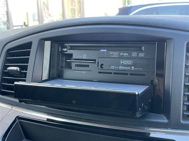 エルグランド 250ハイウェイスター 社外ナビ 社外フリップダウンモニター 両側パワスラ 半革シート 革巻きステアリング オートライト ウィンカーミラー 木目調パネル ETC 純正18インチAW スマートキー スペアキー 保証書 取説(6枚目)