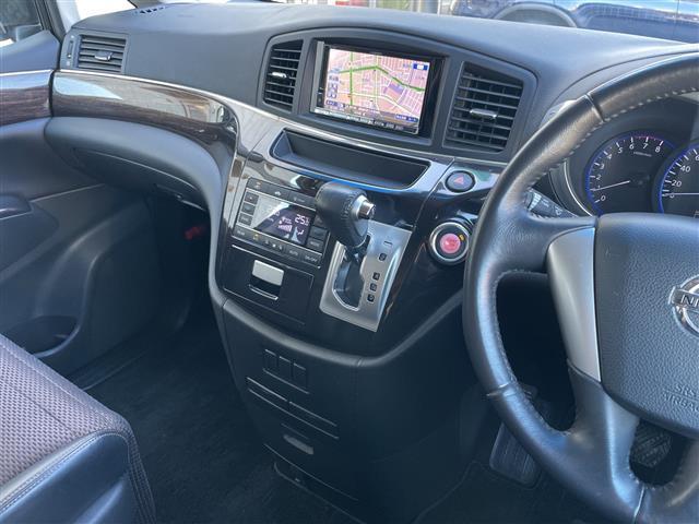 エルグランド 250ハイウェイスター 社外ナビ 社外フリップダウンモニター 両側パワスラ 半革シート 革巻きステアリング オートライト ウィンカーミラー 木目調パネル ETC 純正18インチAW スマートキー スペアキー 保証書 取説(7枚目)