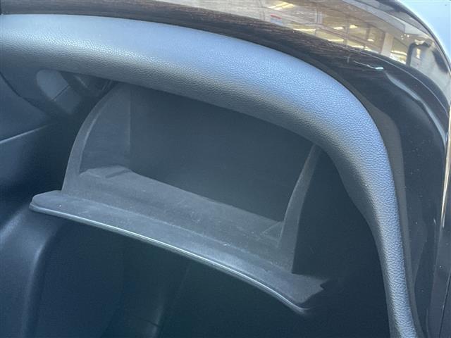 エルグランド 250ハイウェイスター 社外ナビ 社外フリップダウンモニター 両側パワスラ 半革シート 革巻きステアリング オートライト ウィンカーミラー 木目調パネル ETC 純正18インチAW スマートキー スペアキー 保証書 取説(11枚目)