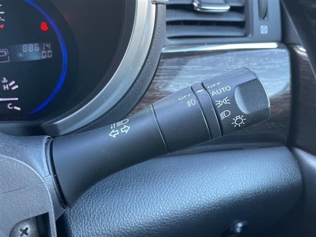 エルグランド 250ハイウェイスター 社外ナビ 社外フリップダウンモニター 両側パワスラ 半革シート 革巻きステアリング オートライト ウィンカーミラー 木目調パネル ETC 純正18インチAW スマートキー スペアキー 保証書 取説(18枚目)